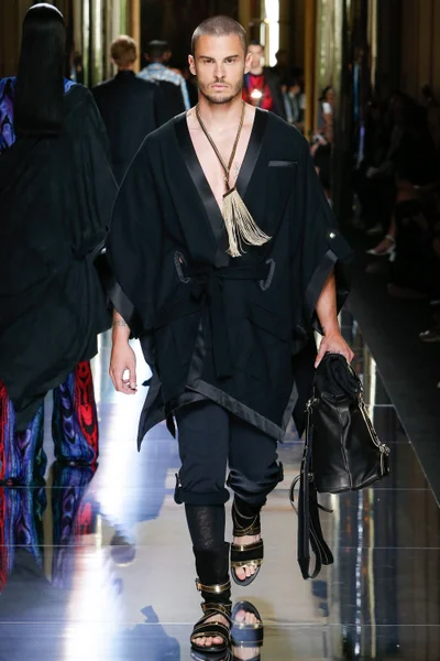 Look 63